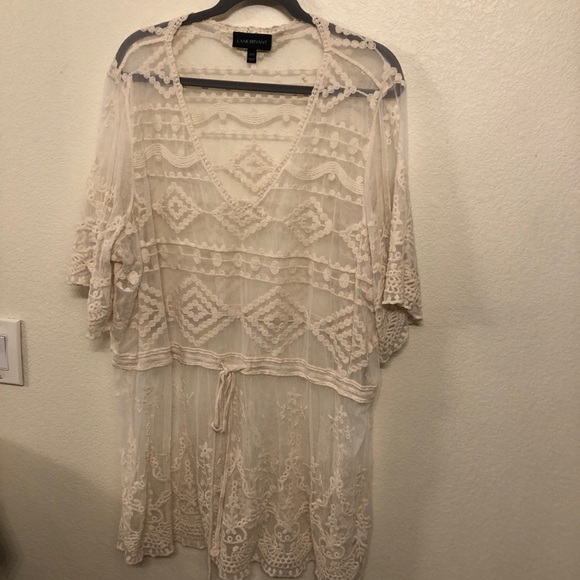 white lace top size 22